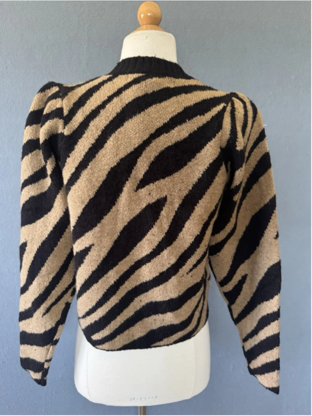 Saltwater Luxe Zebra Print Cardigan Sweater Small Camel Black Rare NWT - Picture 3 of 12